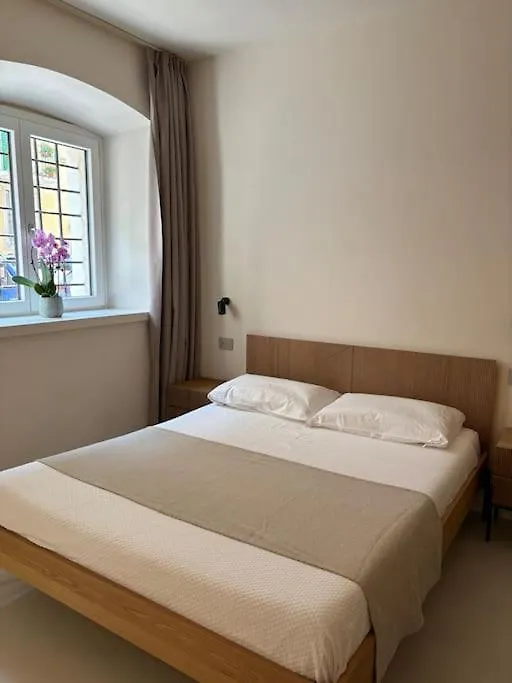 Suite Veronetta 0*, Verona